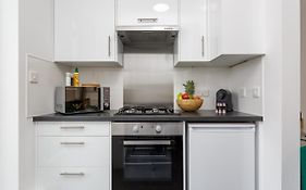 Milton Heights - Modern 2 Bedroom Apartment With Terrace In Portsmouth